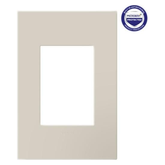 Legrand Canada - AWP1G3OM - Wall Plate