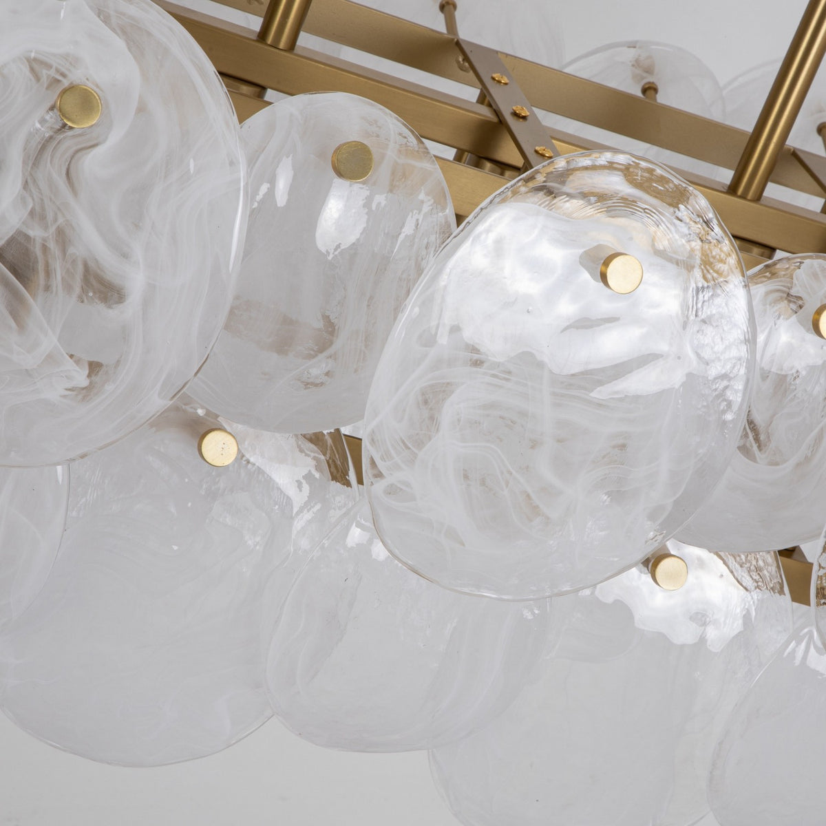 Artcraft Canada - AC12217BR - Île aux Sept Lumières Suspension - Lily - Laiton brossé