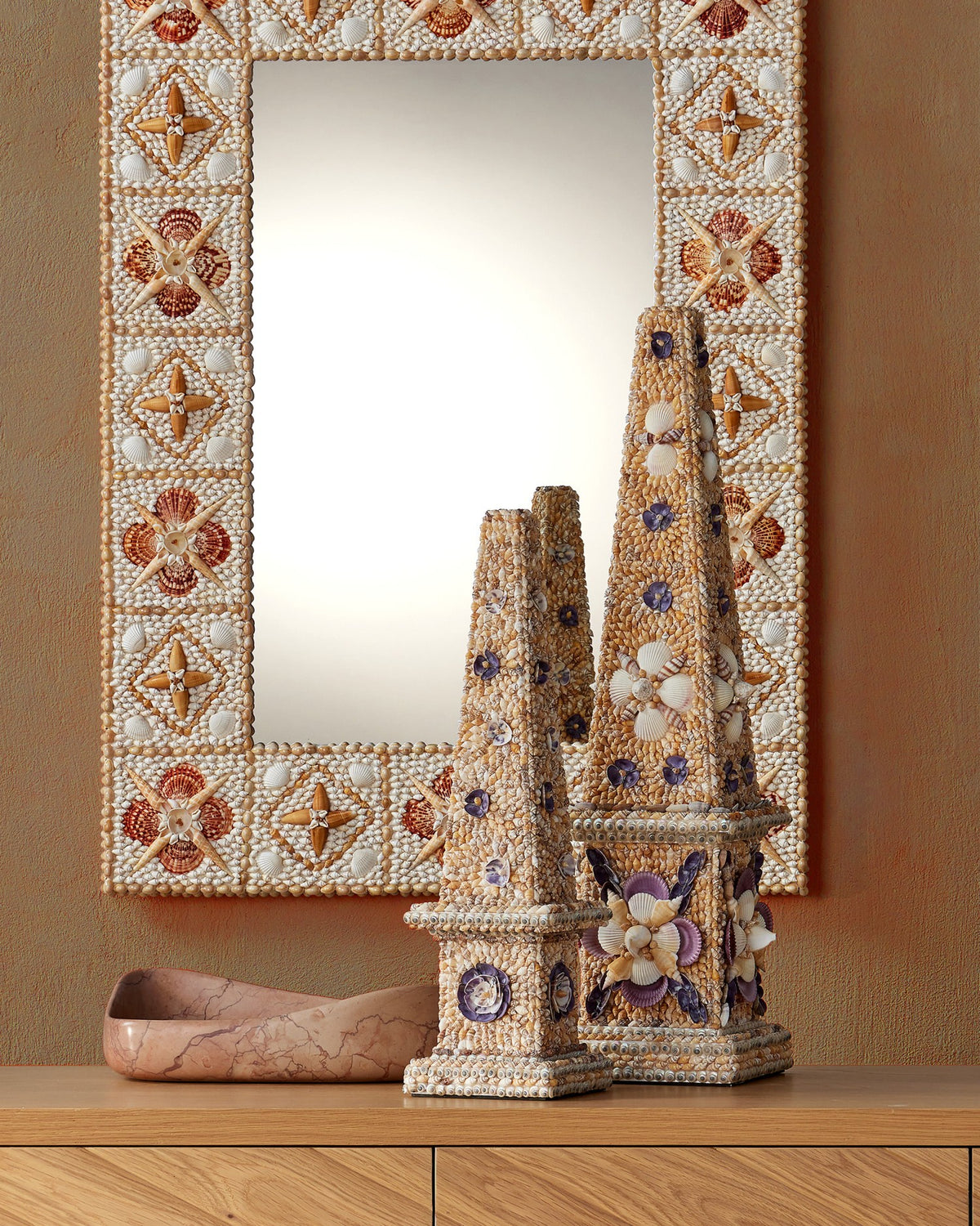 Currey and Company - 1200-1043 - Obelisk - Coquillage - Natural