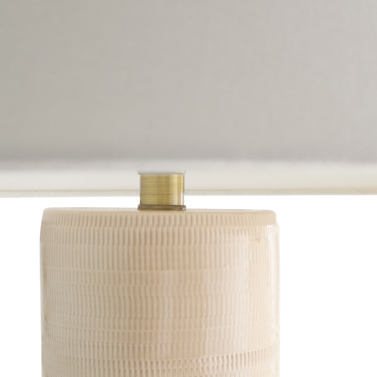 Arteriors - PTE18-SH042 - Une lumière Lampe de table - Nicoline - Avoine