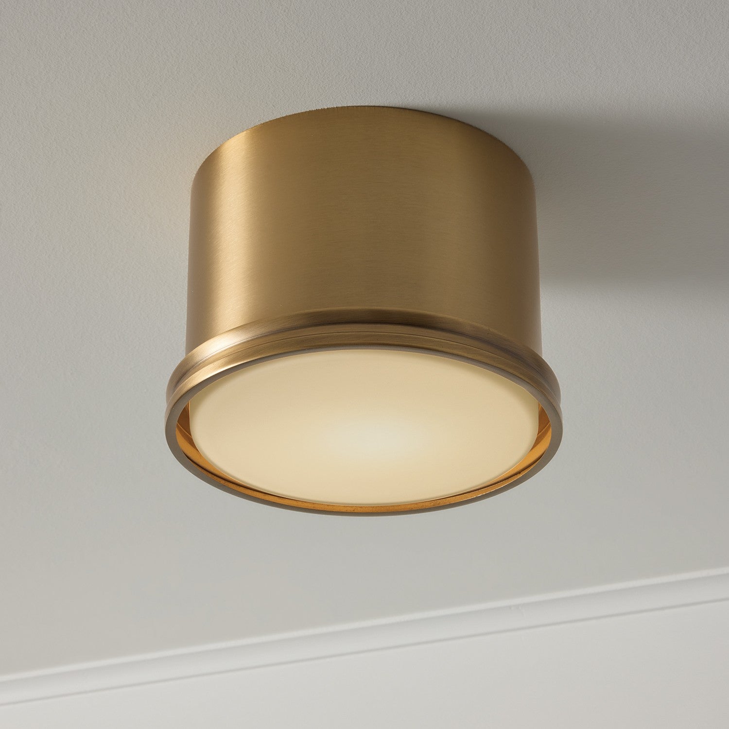 Éclairage Capital - 259412AD - Une lampe Plafonnier - Griffon - Laiton vieilli