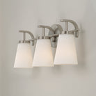 Éclairage Capital Lighting - 161031BN-660 - Applique murale à trois lumières - Drake - Nickel brossé
