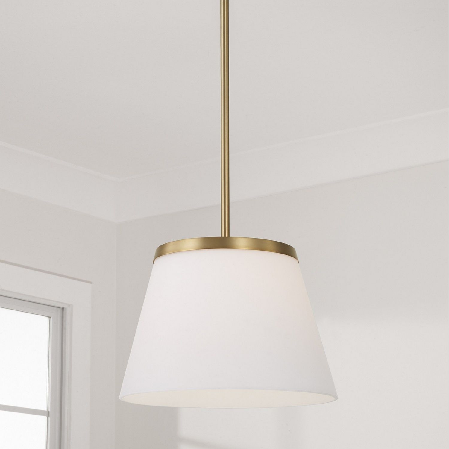 Éclairage Capital - 361011AD - Une lampe Suspension - Drake - Laiton vieilli
