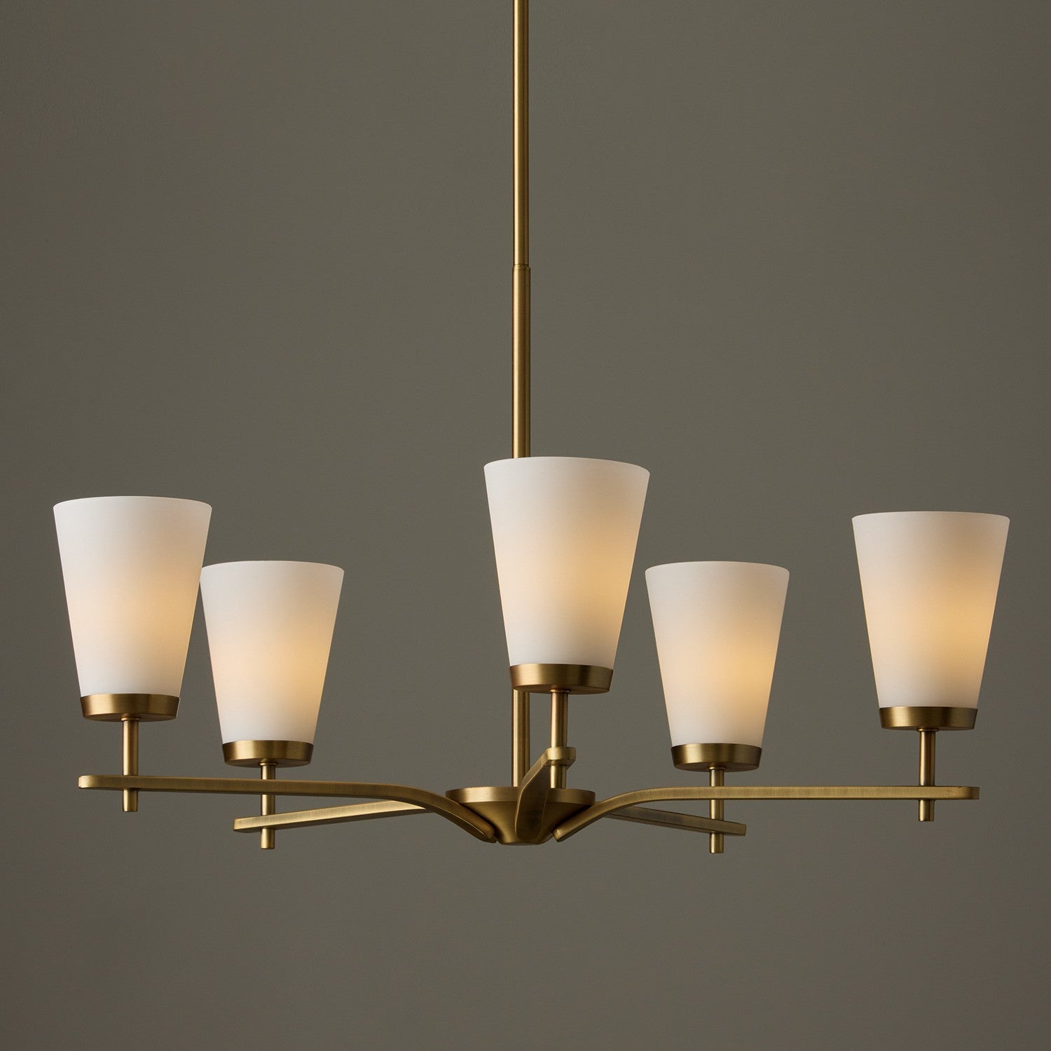 Éclairage Capital - 461051AD-660 - Cinq lampes Suspendu - Drake - Laiton vieilli