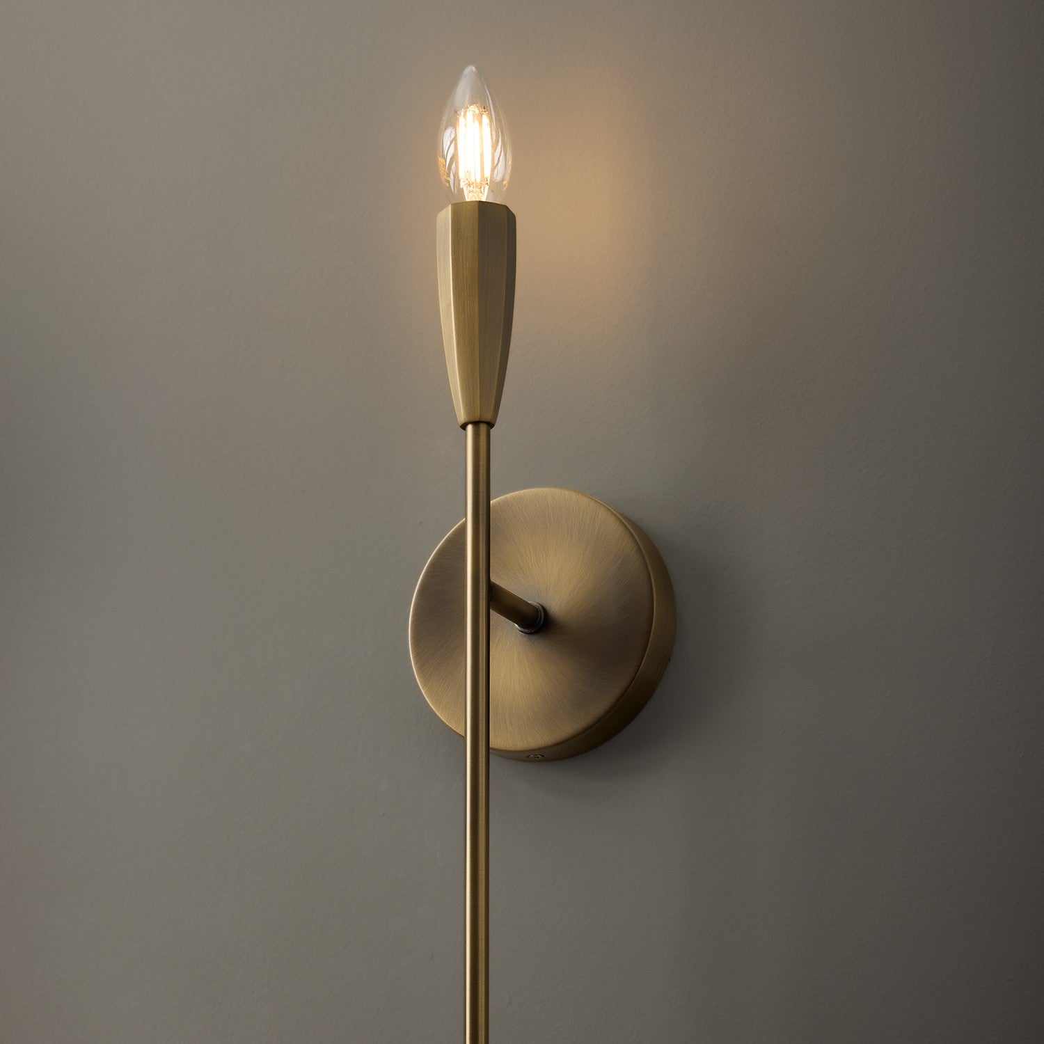 Éclairage Capital - 660411ANB - Une lampe Murale - Palmer - Laiton vieilli