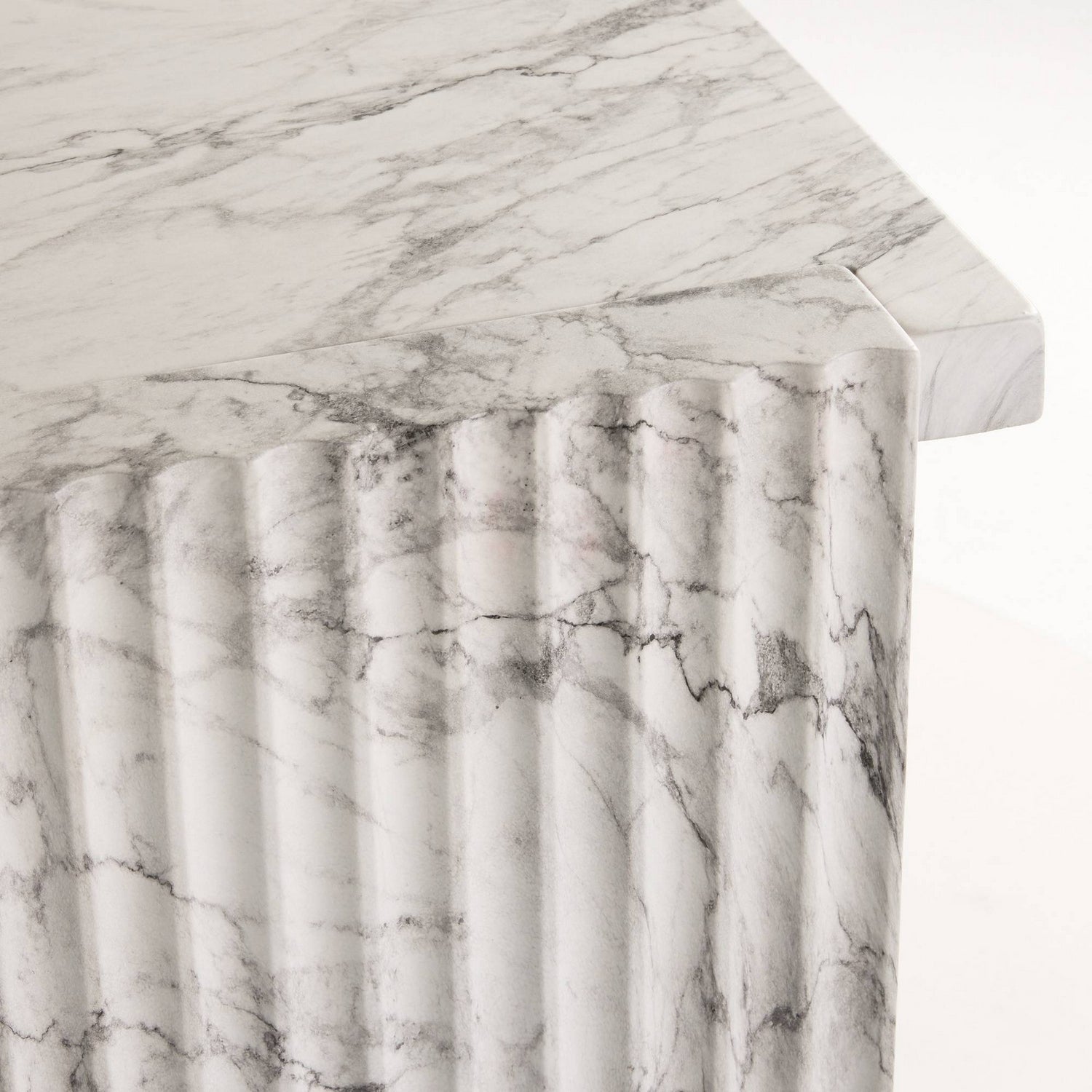 Arteriors - FLS13 - Console - Antonine - Faux marbre blanc