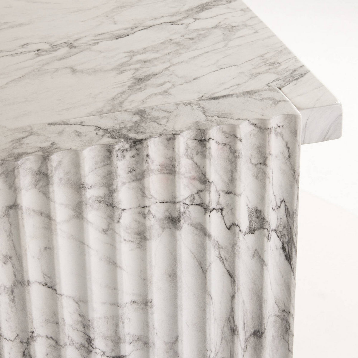 Arteriors - FLS13 - Console - Antonine - Faux marbre blanc