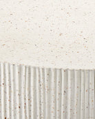Table basse Ridge Terrazzo de Currey and Company, 2000-0053, coloris ivoire.