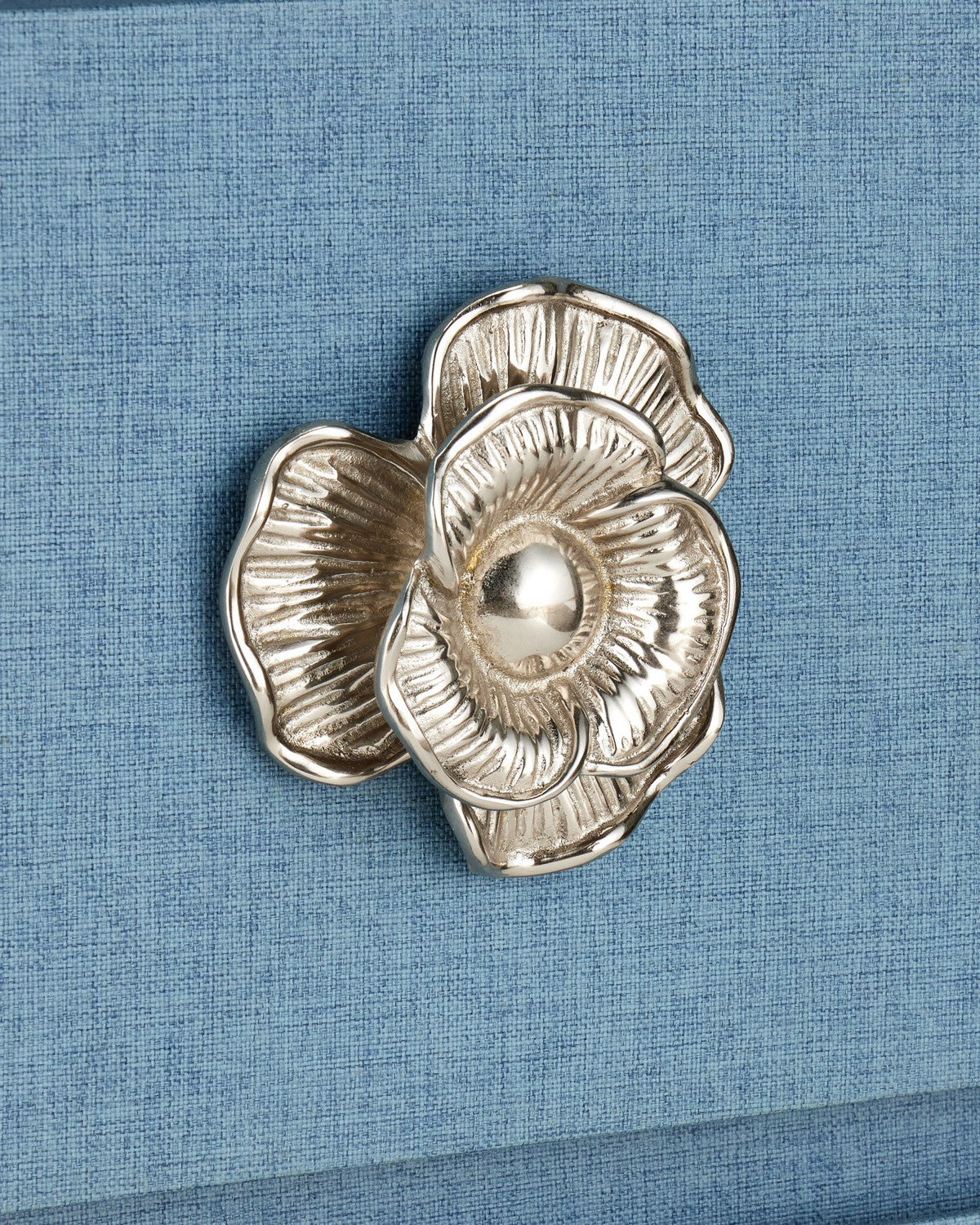 Table de chevet Currey and Company 3000-0342 Briallen en lin bleu laqué et nickel poli