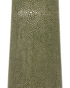 Lampe sur pied en forme de sablier Galuchat 8000-0187 de Currey and Company, en similicuir galuchat vert et laiton