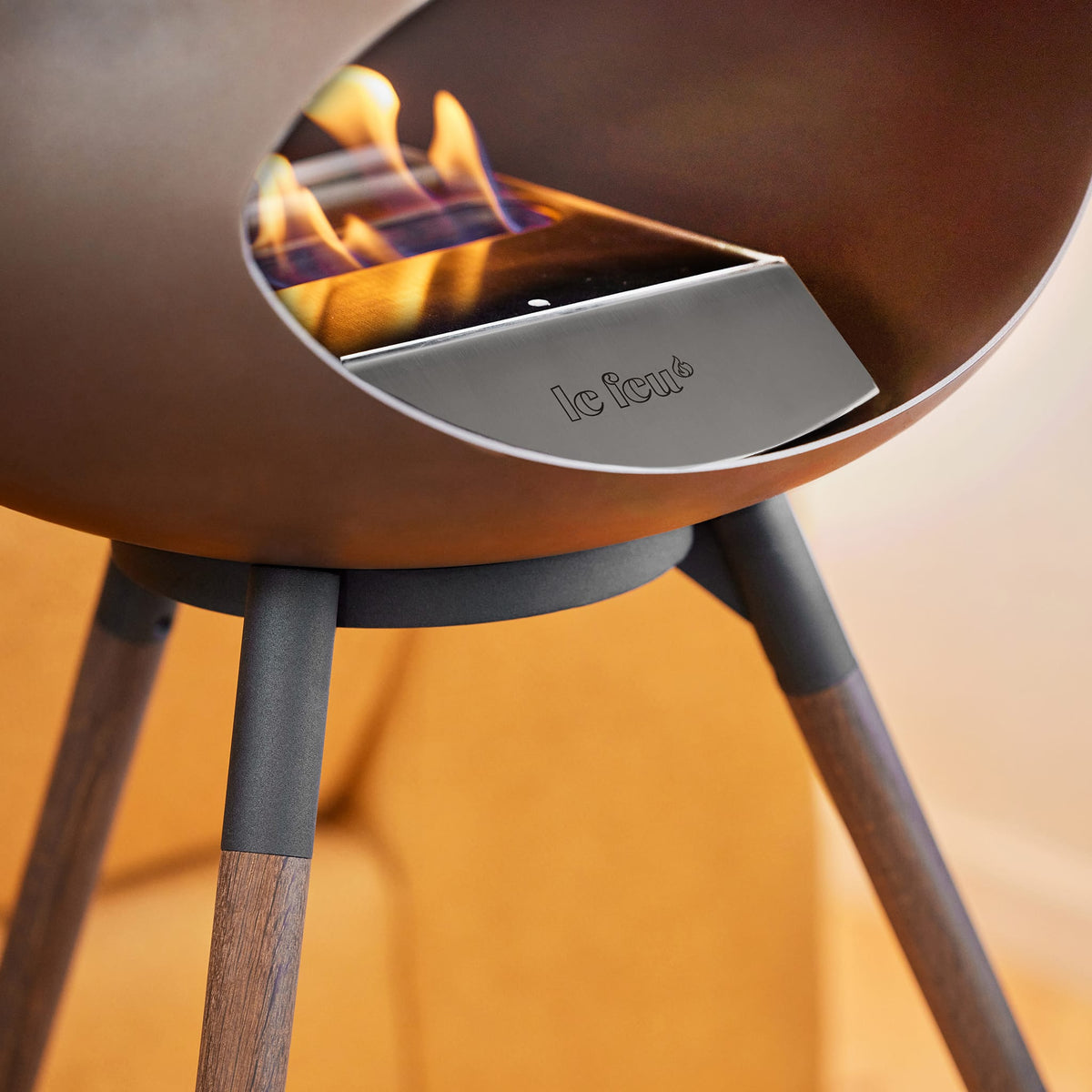 Ground High Dome Portable Fireplace - Mocca
