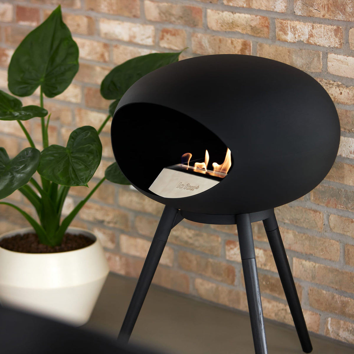 Ground Low Dome Portable Fireplace - Black
