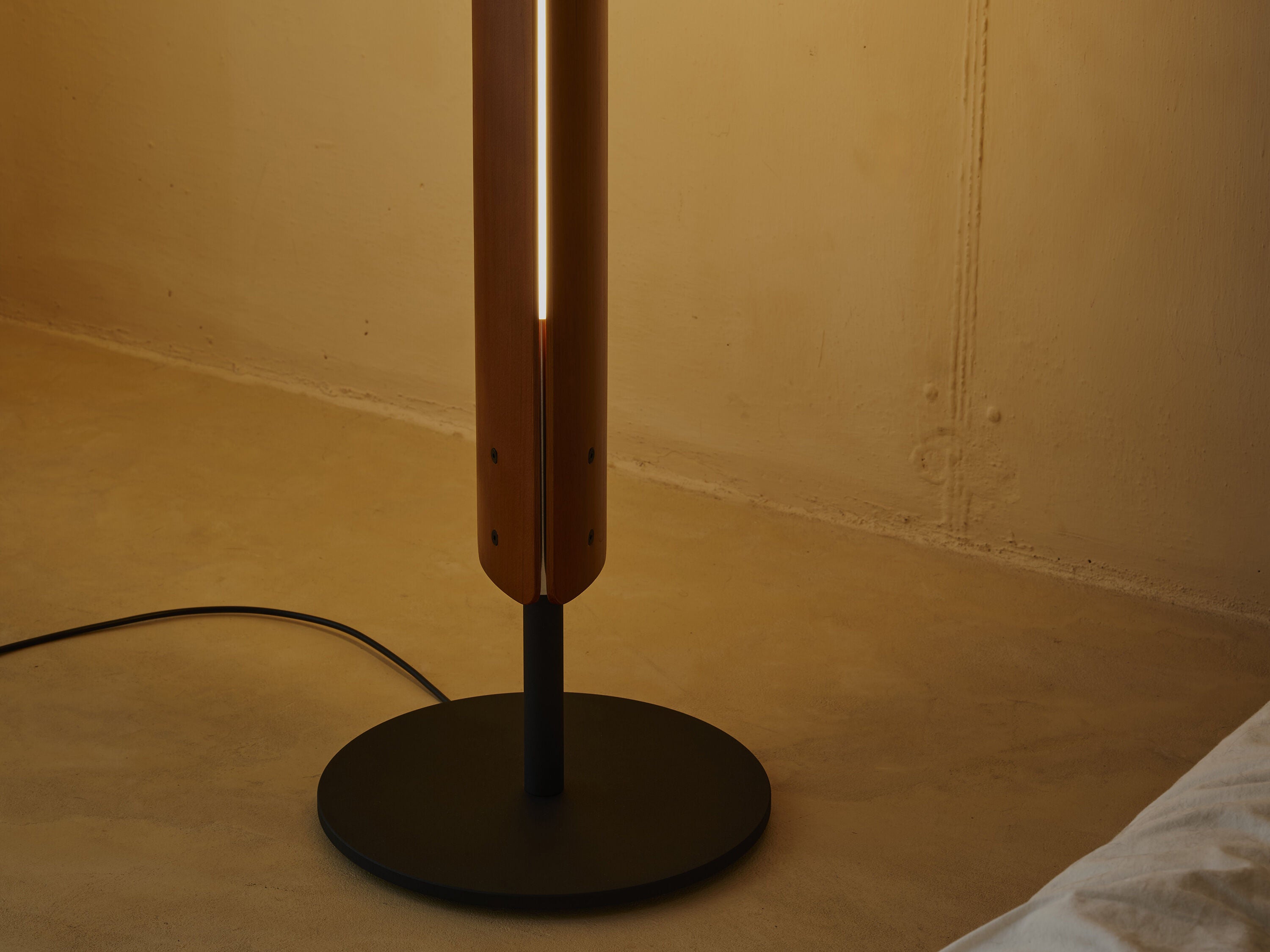 Flos - Seki-Han Floor Lamp - D304F01ADUAD1 | Montreal Lighting & Hardware