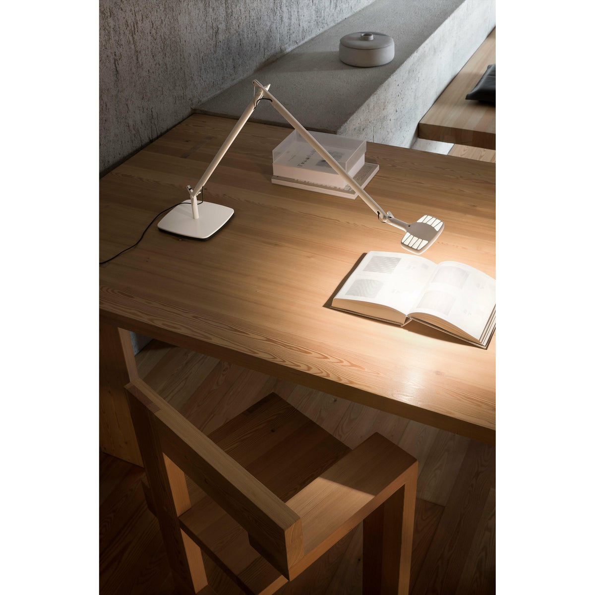 Luceplan - Otto Watt Table Lamp - 1D720=N10501 | 1D72/1000001 | Montreal Lighting & Hardware