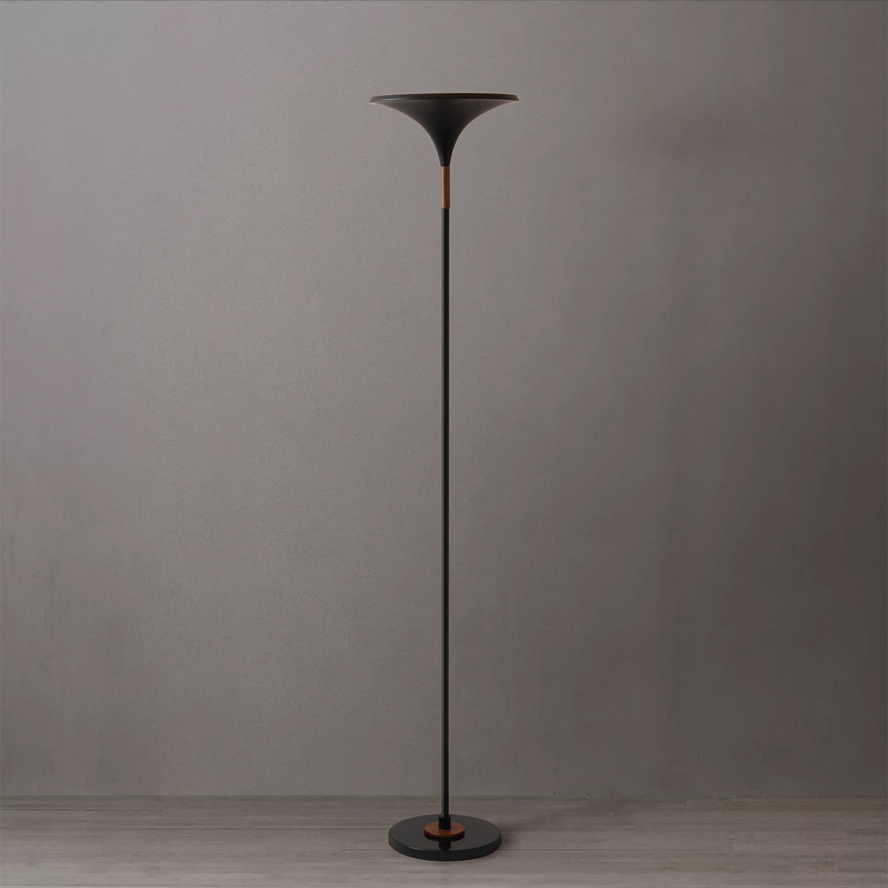 Lampadaire Lodi Torchiere de Nova of California 1510500MB, noir mat