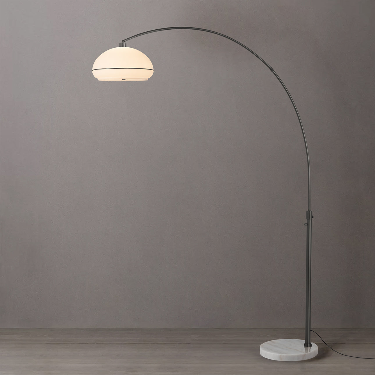 Lampe à arc Simple Morelli de Nova of California 2115823BKN en nickel noir et blanc