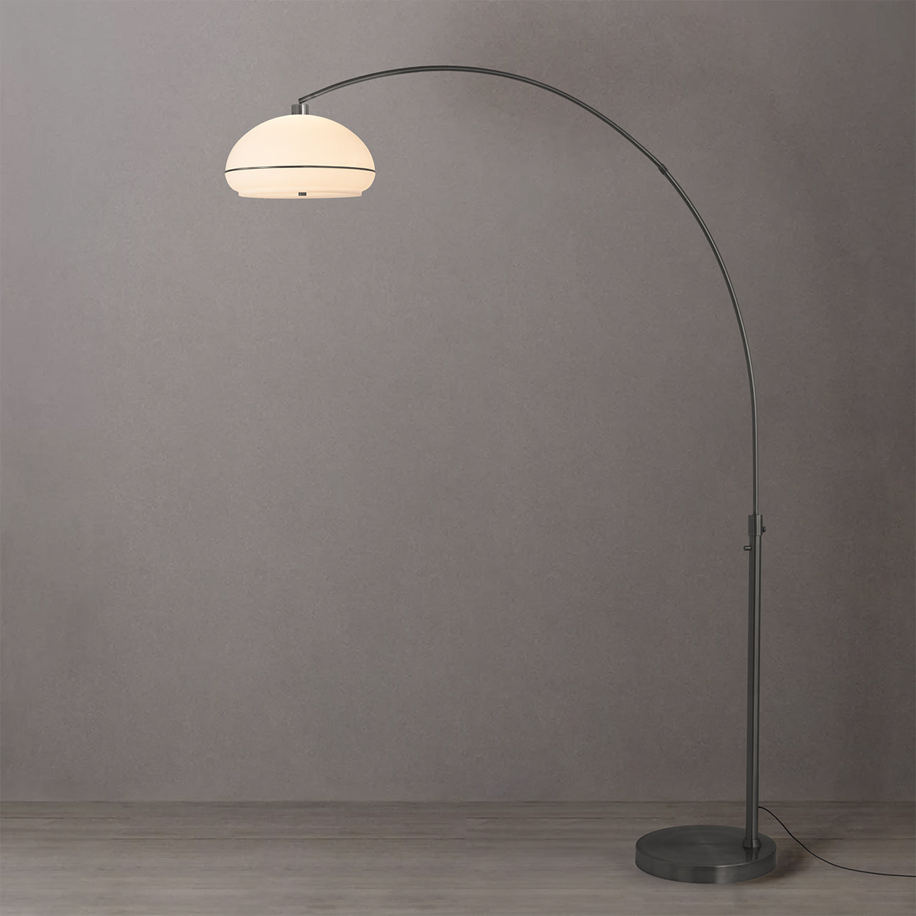 Lampe à arc Simple Morelli de Nova of California 2115826BKN en nickel noir