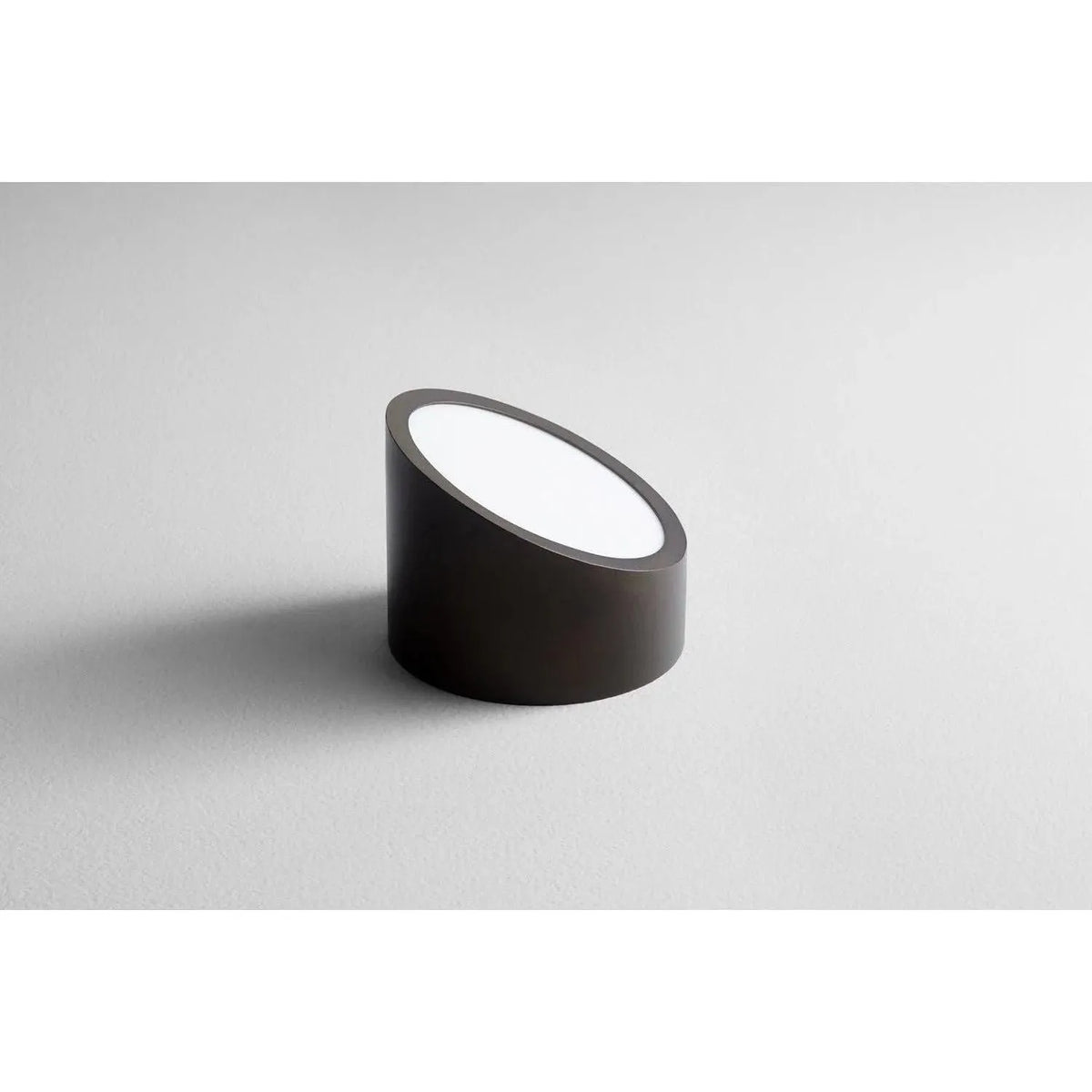 Oxygen Lighting - Zeepers LED Wall Sconce - 3-560-22 | Montreal Lighting & Hardware
