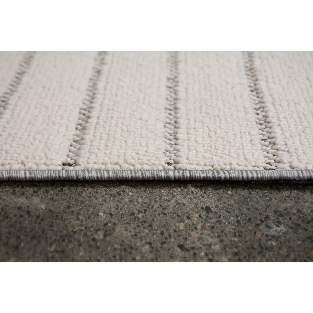 Renwil - Ambrose Rug 10193 - RAMB-10193-1013 | Montreal Lighting & Hardware