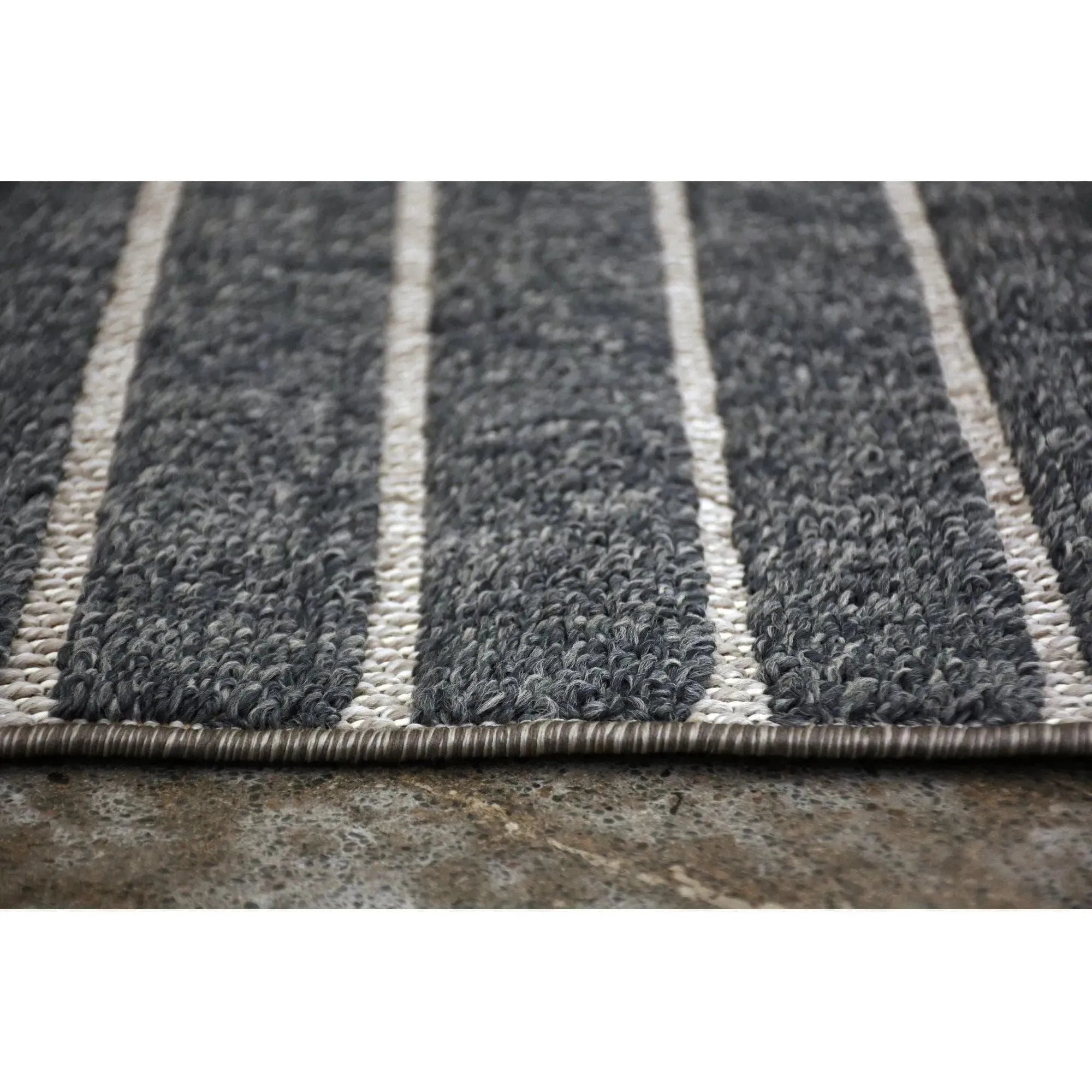 Renwil - Ambrose Rug 10418 - RAMB-10418-1013 | Montreal Lighting & Hardware