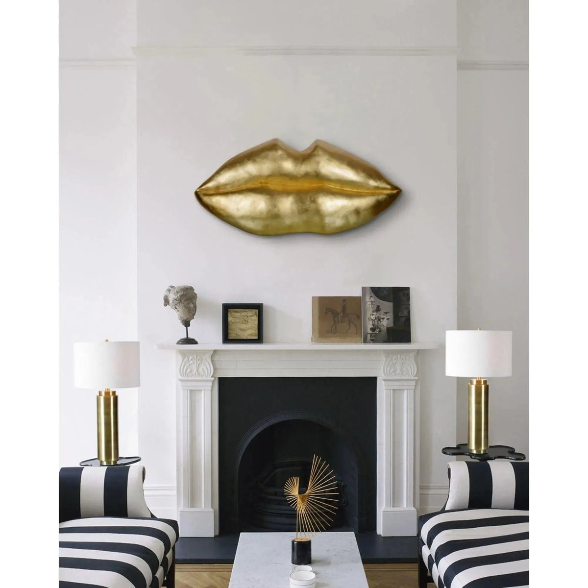 Renwil - Kiss Kiss Wall Décor - W6328 | Montreal Lighting & Hardware