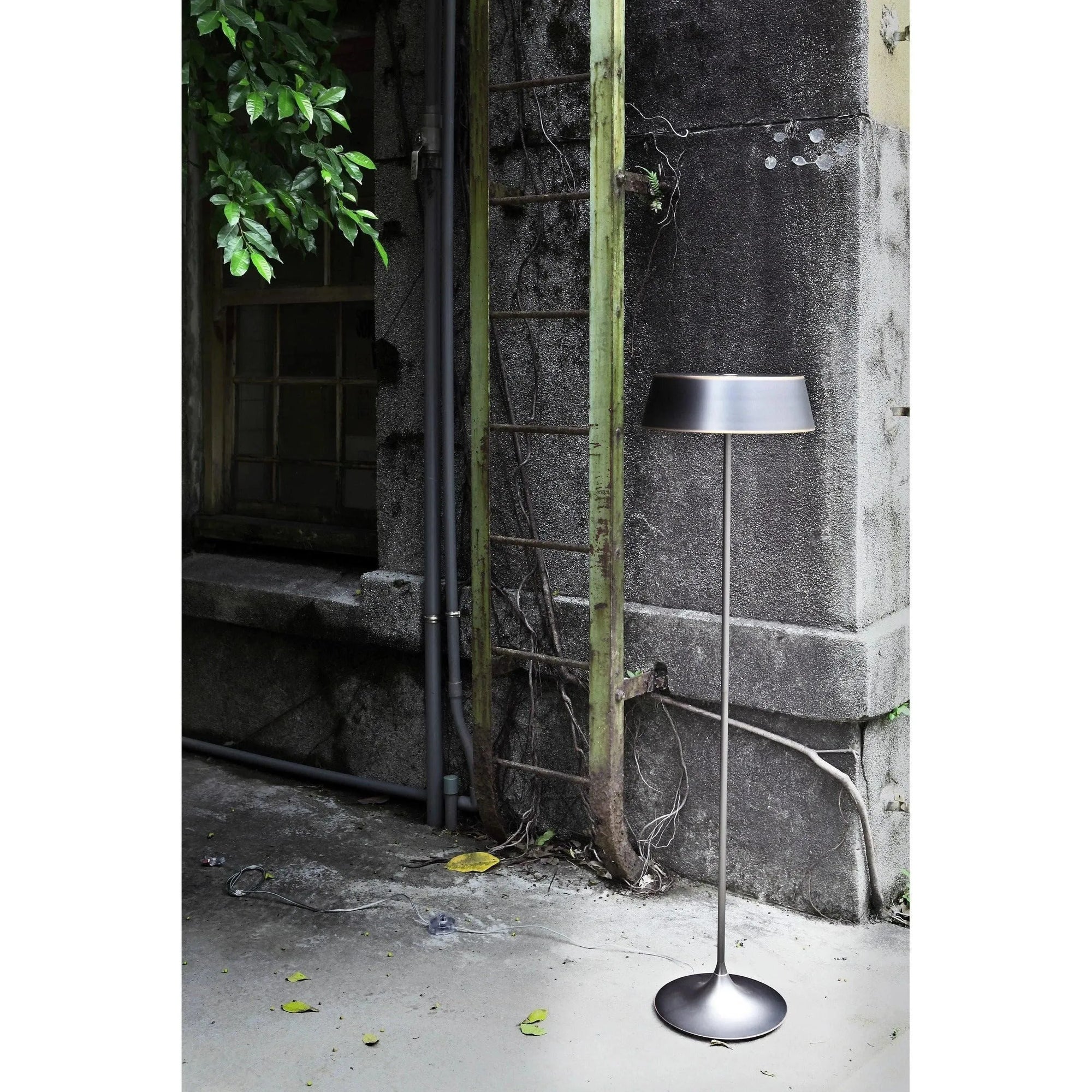 Seed Design - China LED Floor Lamp - SLD-6354MFE-BK | Montreal Lighting & Hardware