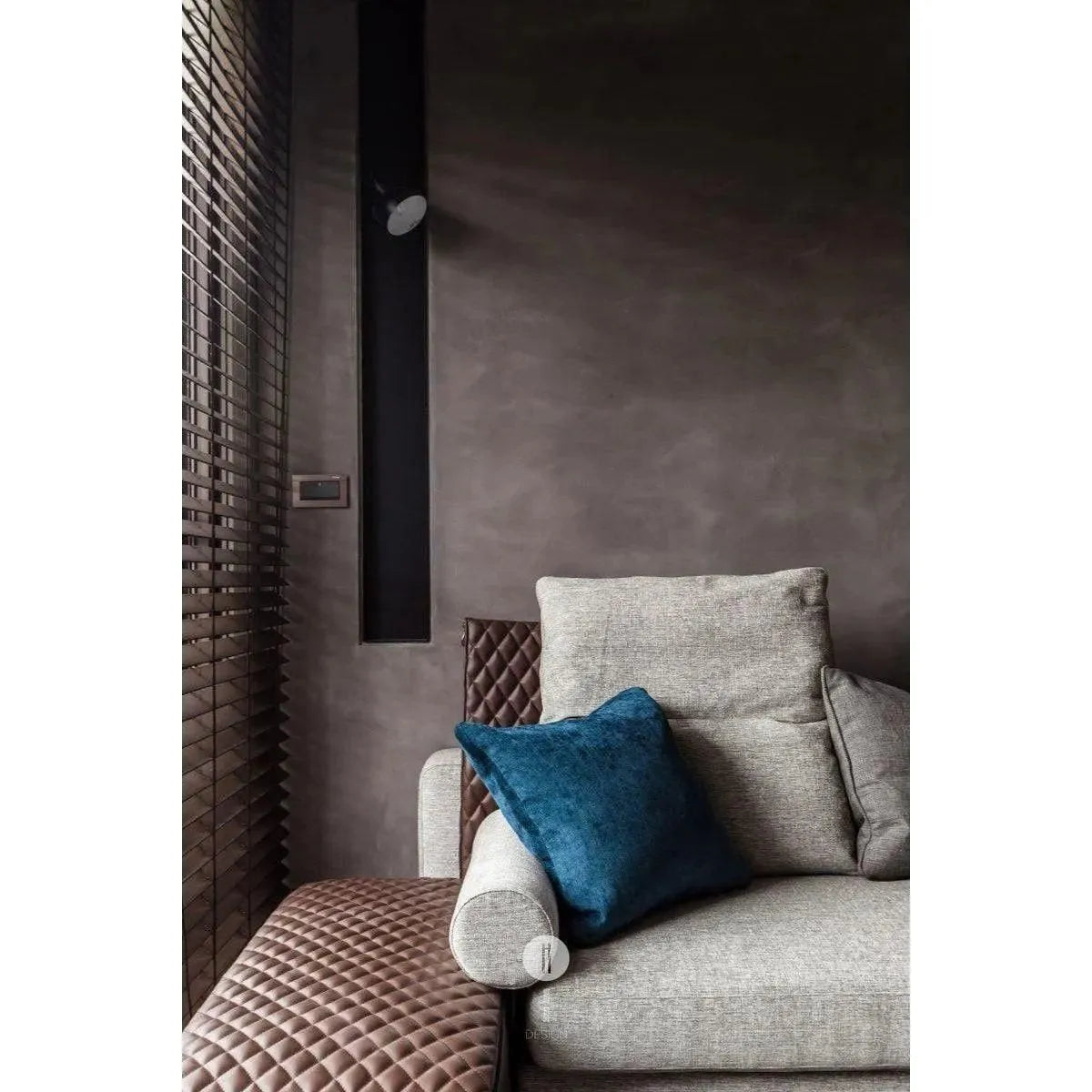 Seed Design - Laito mini Wall Lamp - SQ-793MWR-BK | Montreal Lighting & Hardware