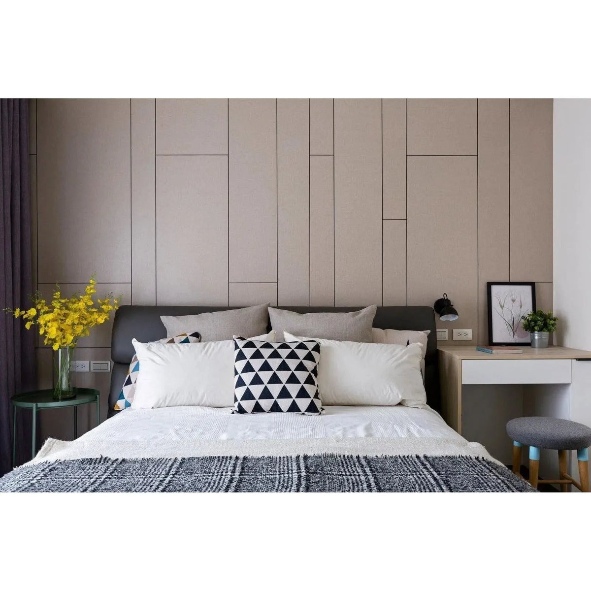 Seed Design - Laito mini Wall Lamp - SQ-793MWR-BK | Montreal Lighting & Hardware