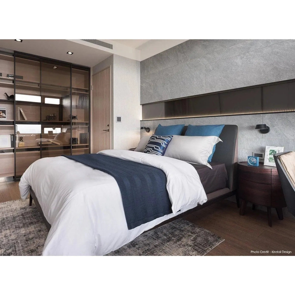 Seed Design - OLO Wall Lamp - SLD-130WRTE-BK | Montreal Lighting & Hardware