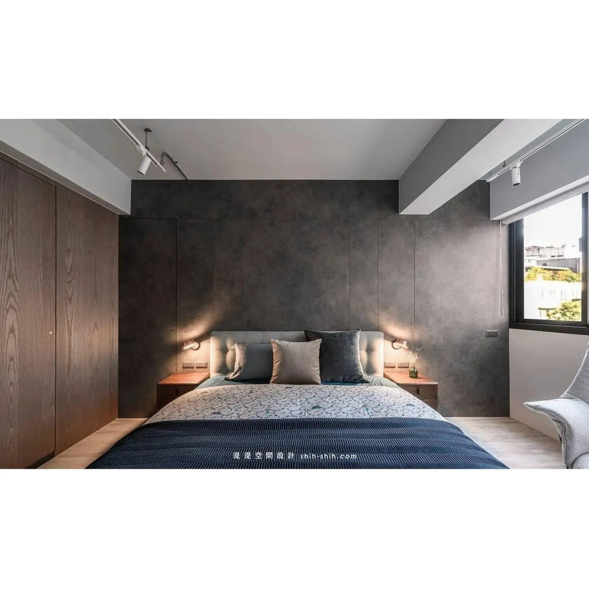 Seed Design - OLO Wall Lamp - SLD-130WRTE-BK | Montreal Lighting & Hardware