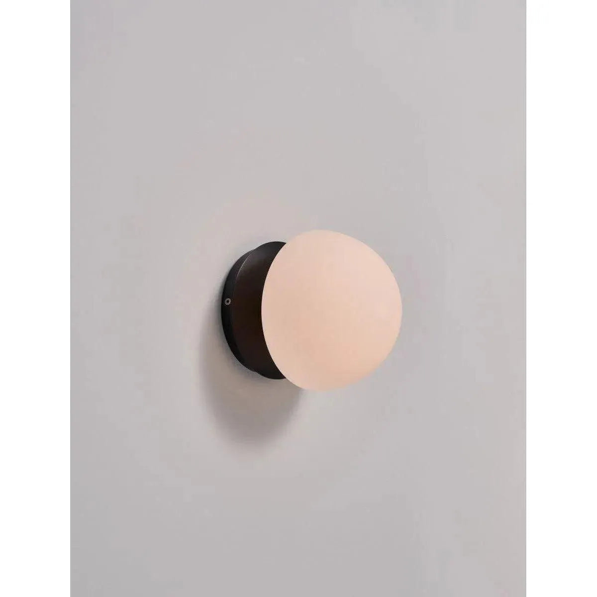 Seed Design - Pensée LED Wall Lamp - SG-7992WJ-BK | Montreal Lighting & Hardware