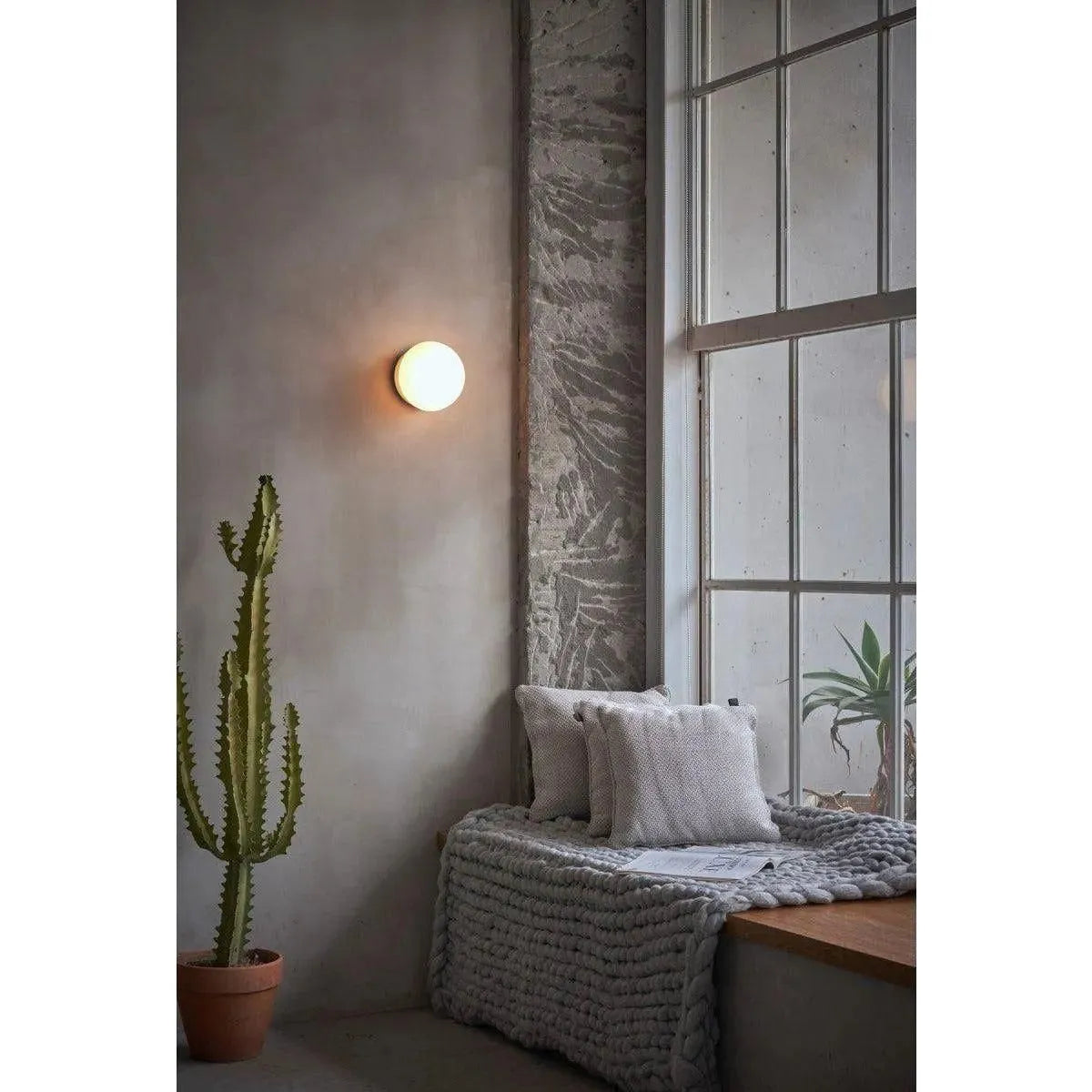 Seed Design - Pensée LED Wall Lamp - SG-7992WJ-BK | Montreal Lighting & Hardware