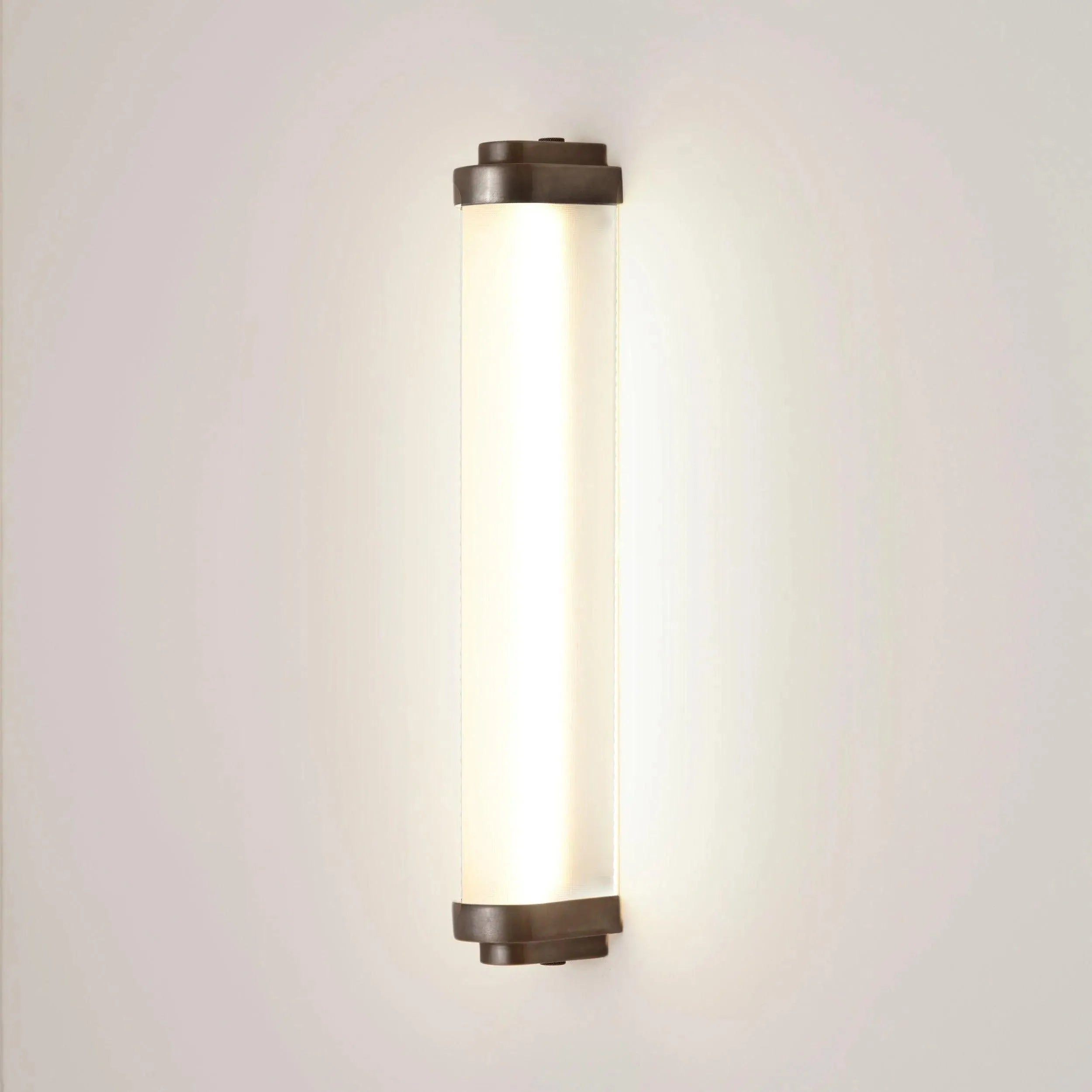 Davey Lighting - Cabin LED Wall Light - US-DP7218/40/BR/WE | Montreal Lighting & Hardware