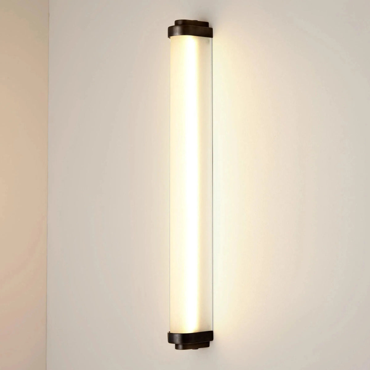 Davey Lighting - Cabin LED Wall Light - US-DP7218/60/BR/WE | Montreal Lighting & Hardware