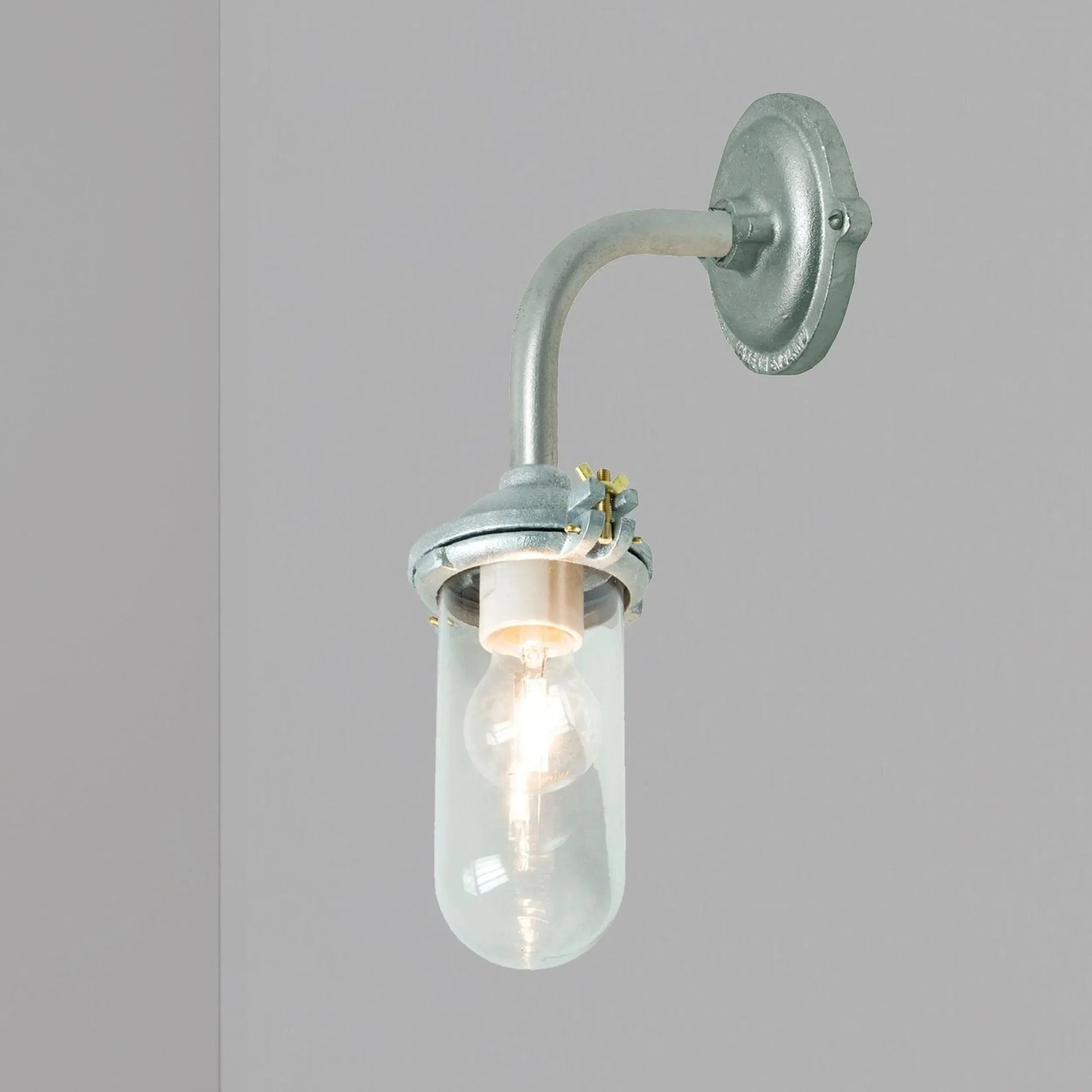 Davey Lighting - Exterior Bracket Light, Right Angle, Round 7684 - US-DP7684/GA/060C/A | Montreal Lighting & Hardware