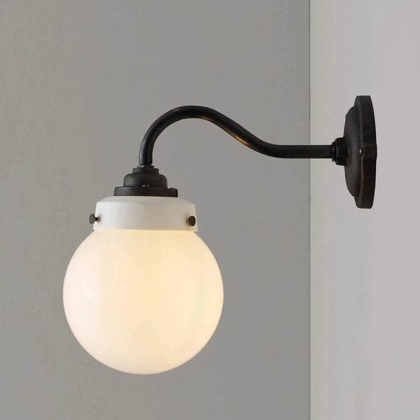 Hampton Wall Light