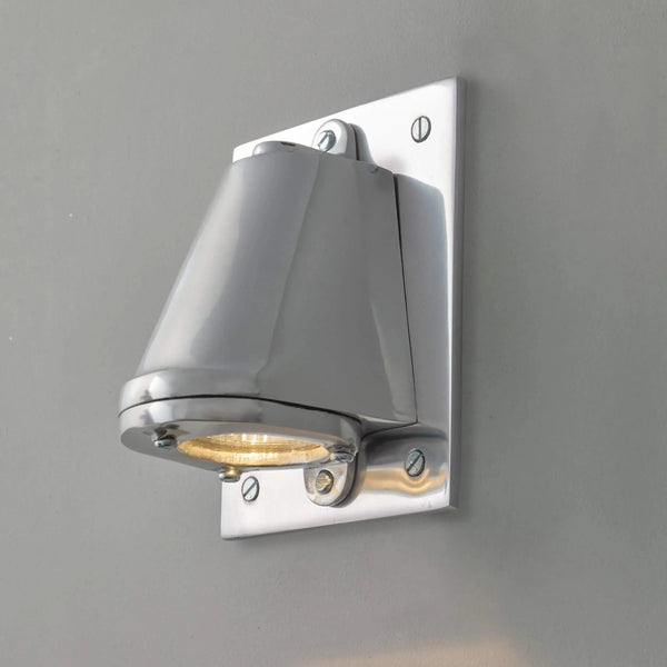 Mast Light 0749