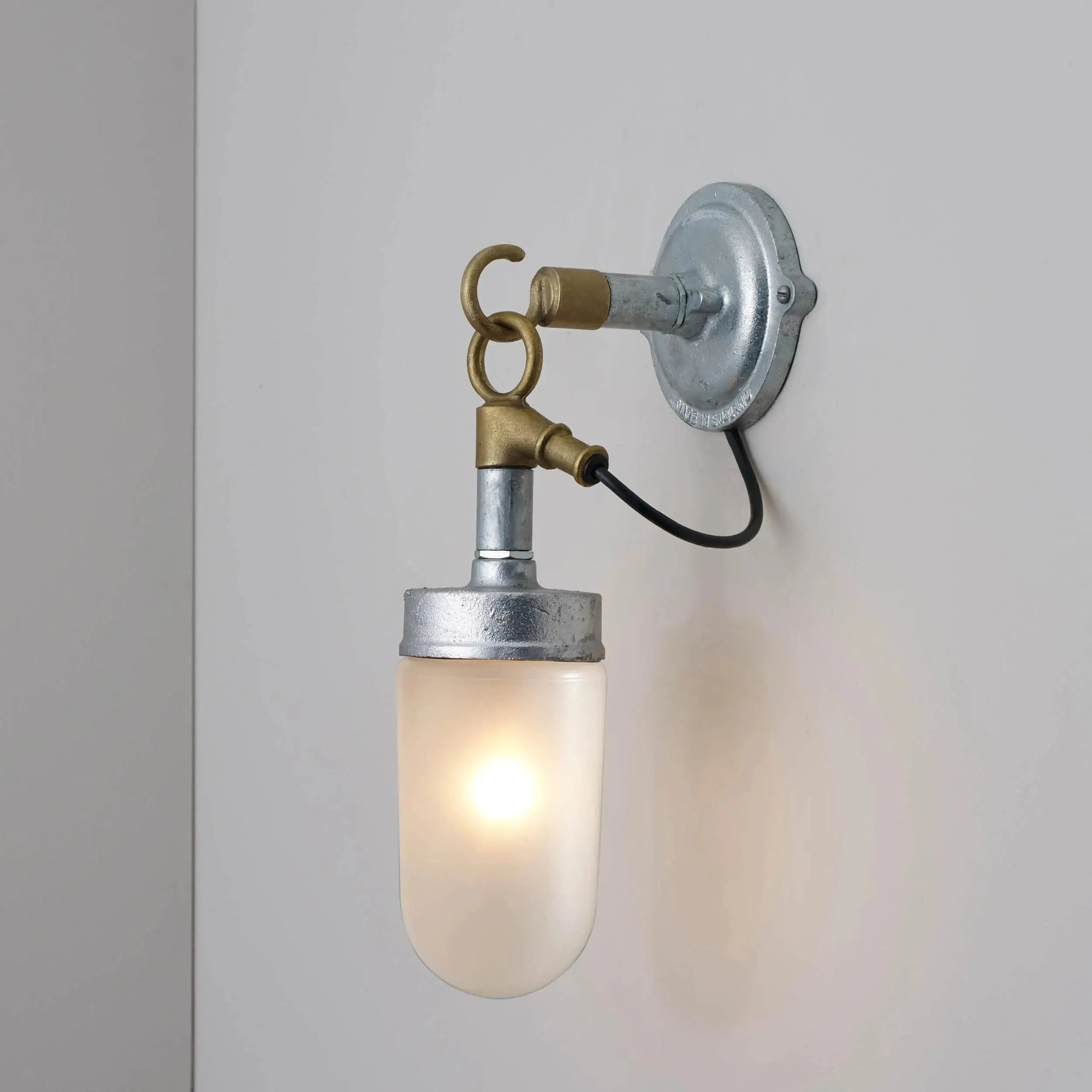 Davey Lighting - Well Glass Wall Light 7679 - US-DP7679/BRKT/GA/CL | Montreal Lighting & Hardware