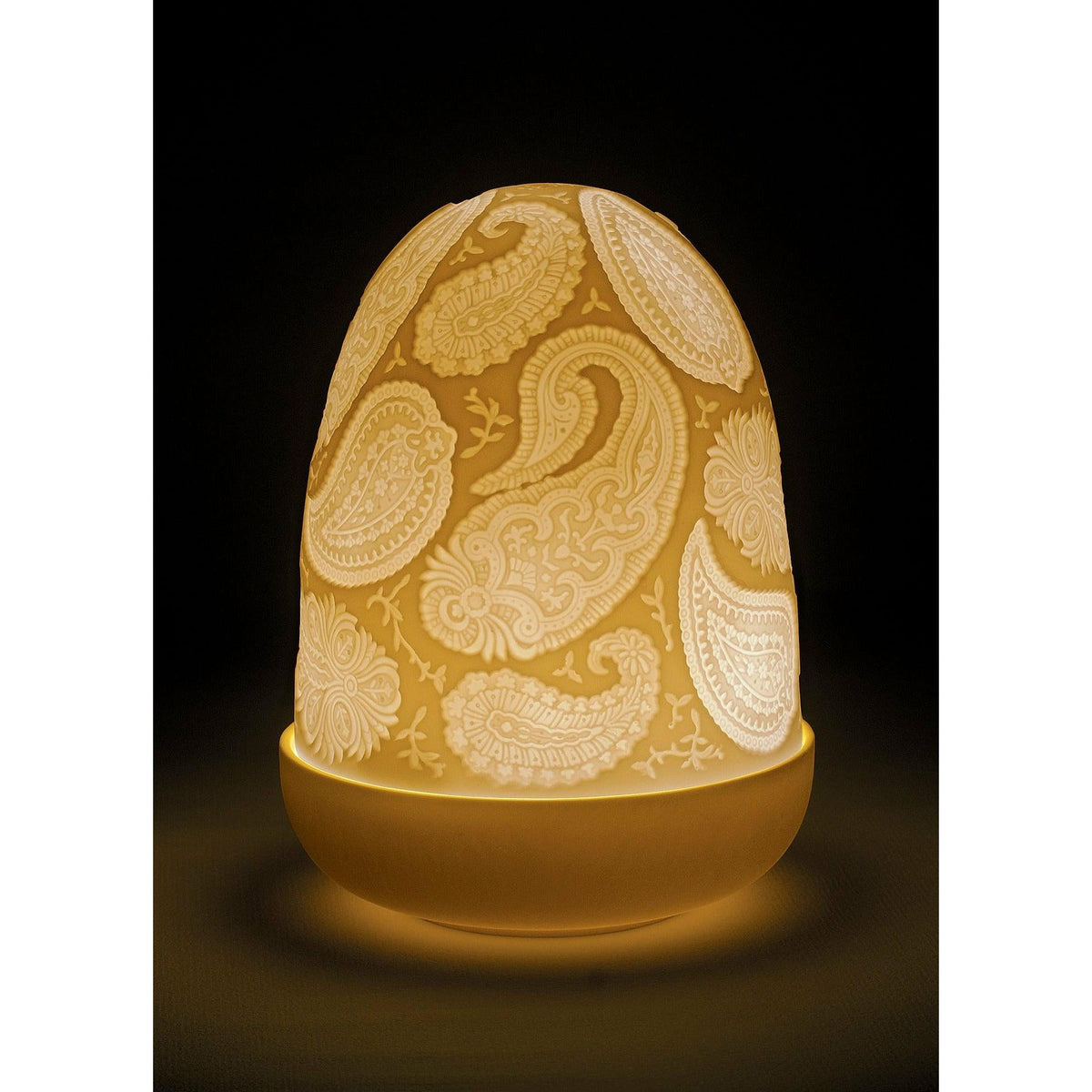 Lladro - Paisley Dome Table Lamp - 01023919 | Montreal Lighting & Hardware