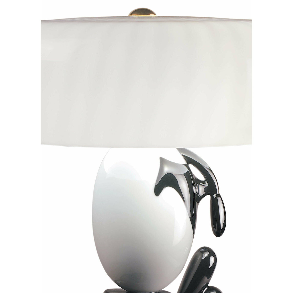 Lladro - Hairstyle (I/U) Table Lamp - 01017256 | Montreal Lighting & Hardware