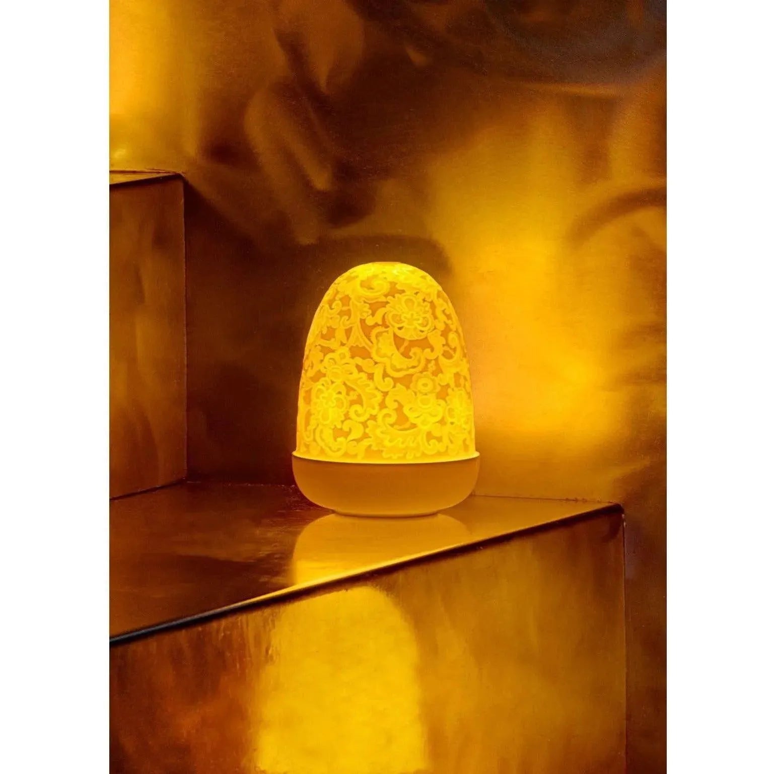 Lladro - Lace Dome Table Lamp - 01023890 | Montreal Lighting & Hardware