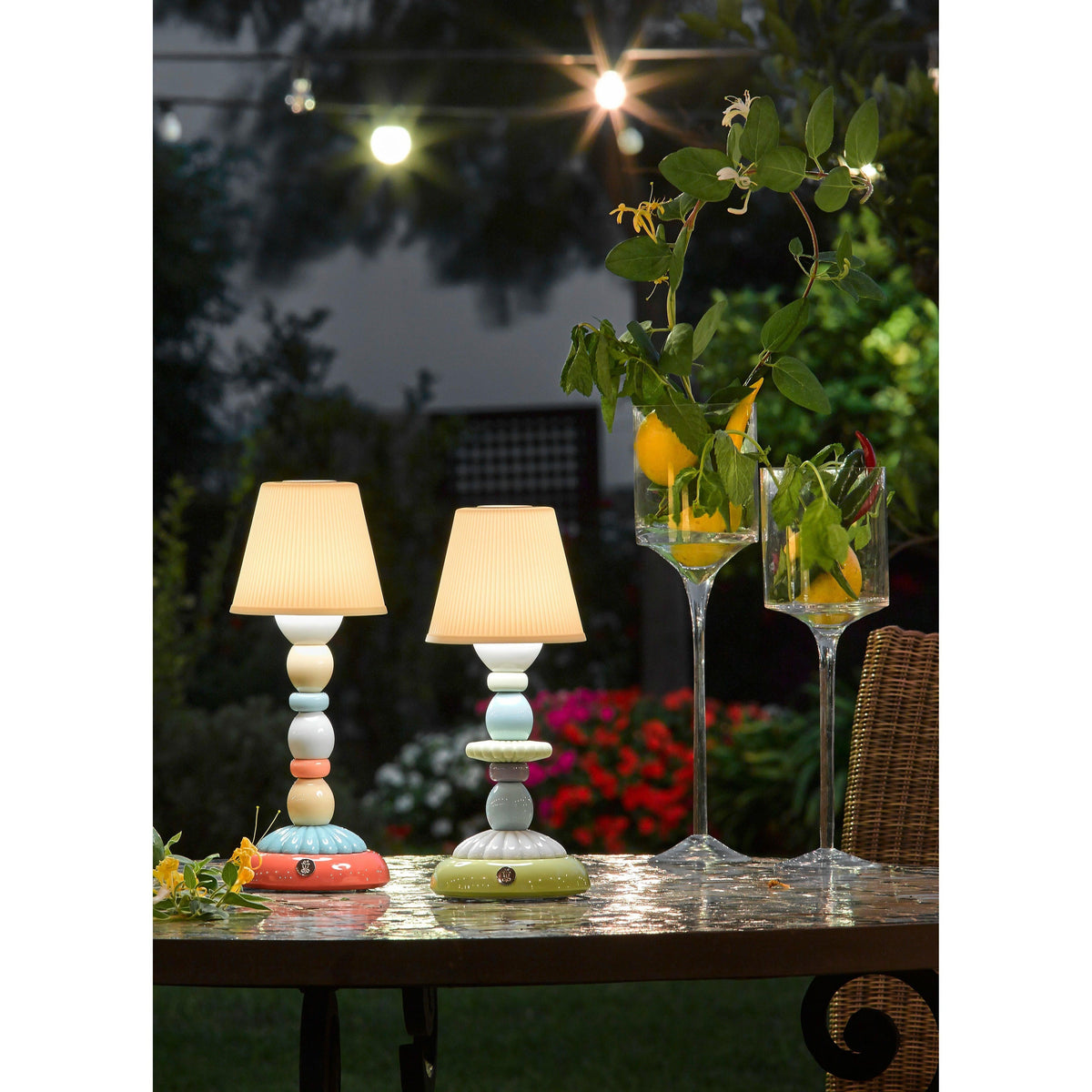 Lladro - Lotus Firefly Golden Fall Table Lamp - 01023792 | Montreal Lighting & Hardware