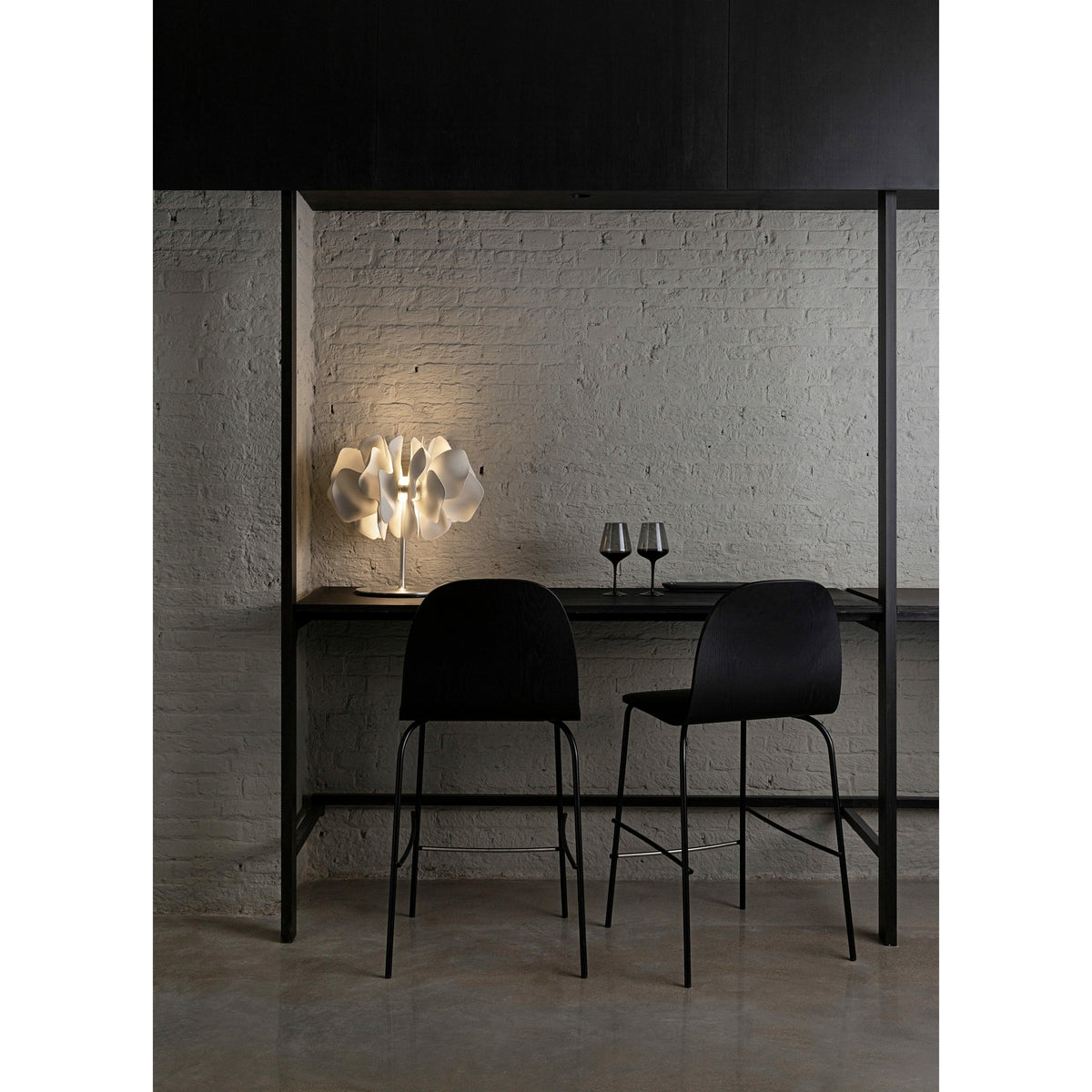 Lladro - Nightbloom Table Lamp - 01023977 | Montreal Lighting & Hardware
