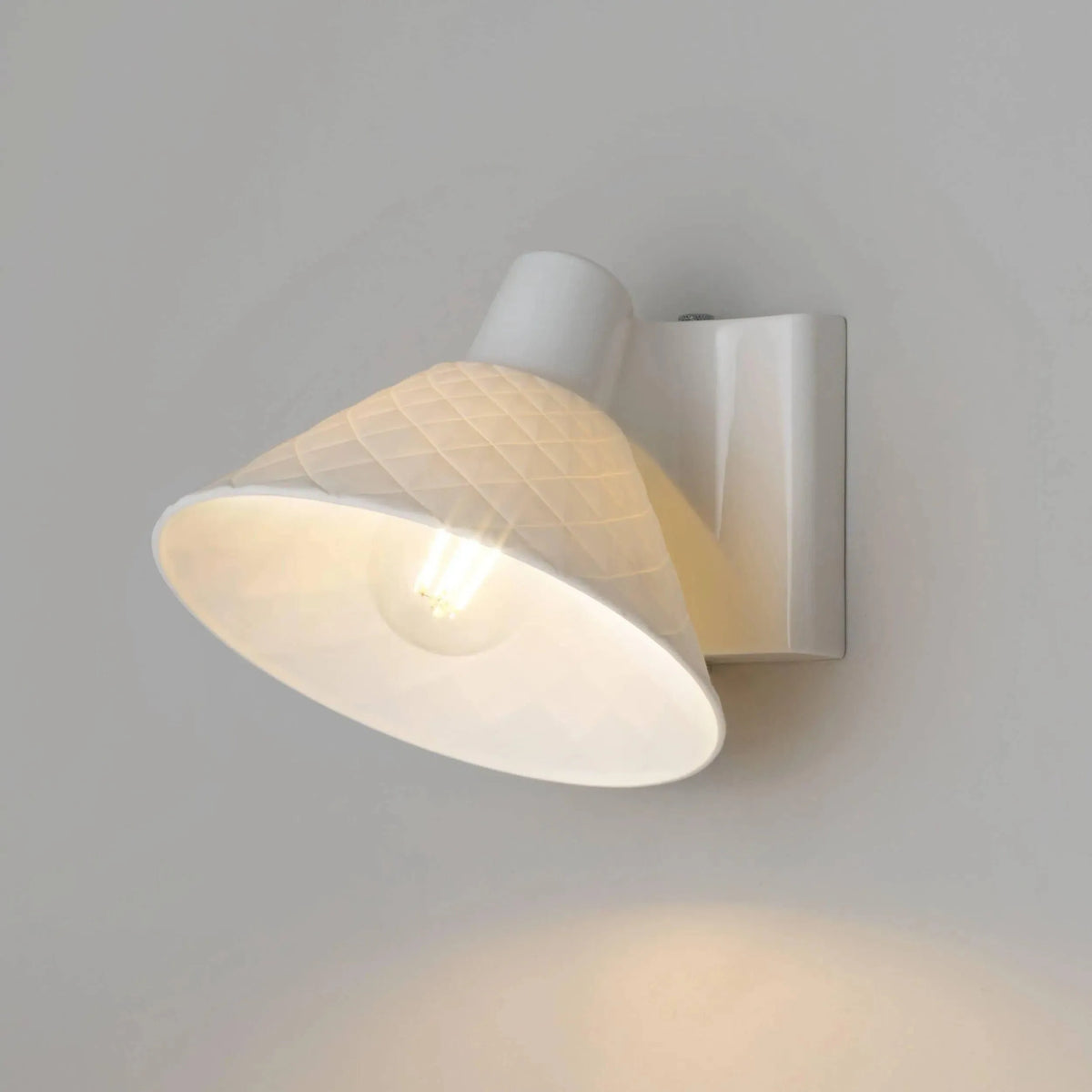 Original BTC - Oxford Wall Light - US-FW595N | Montreal Lighting & Hardware