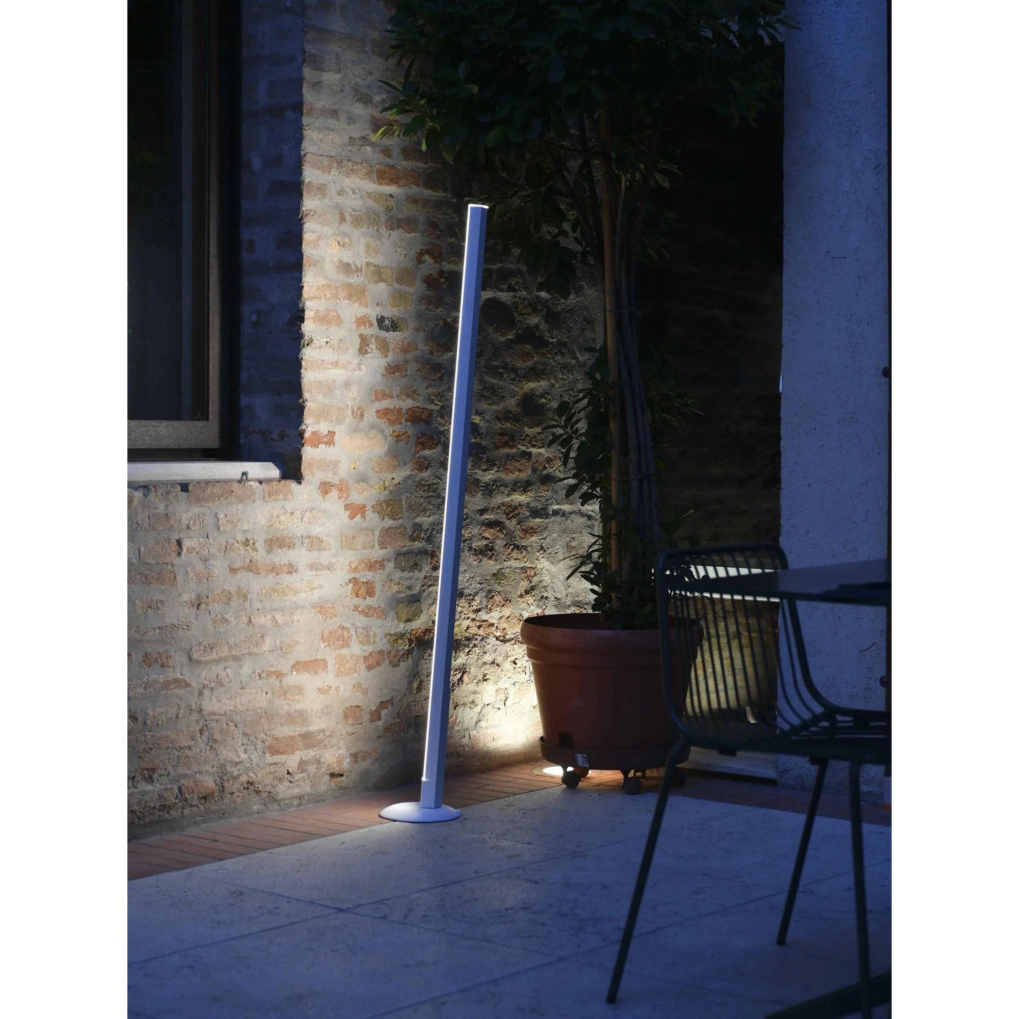 Zafferano America - Pencil LED Linear Cordless Light with Docking Station - LD0800-DS-B3 | Montreal Lighting & Hardware